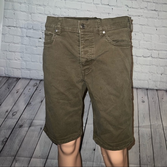 H&M Pants - H&M Slim Fit Dark Green Shorts with Buttons size 31